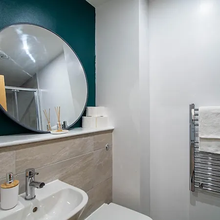 1 Bed By The Arena * Лидс