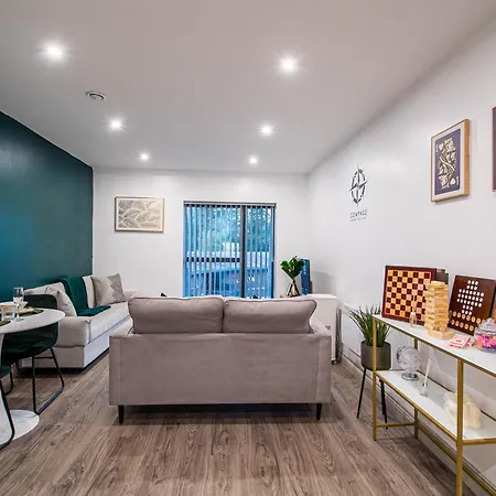 Апартаменты 1 Bed By The Arena