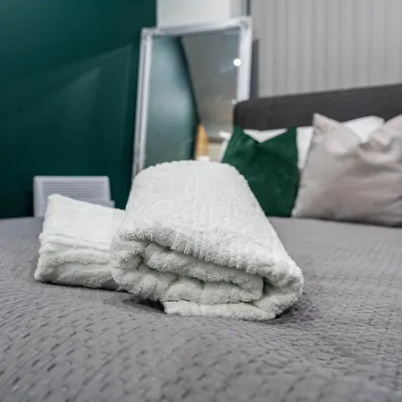 1 Bed By The Arena Appartement *